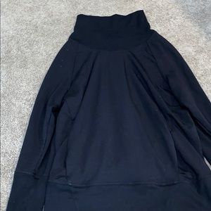 Lululemon turtleneck sweater with pocket size 8